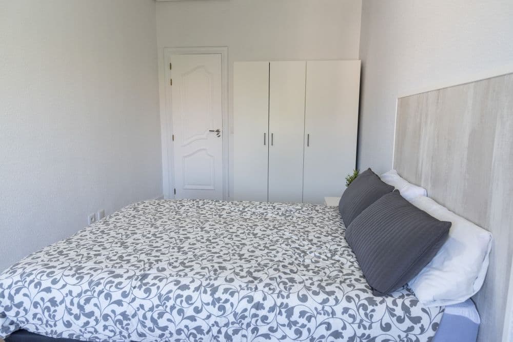 Private room in Madrid photo 4