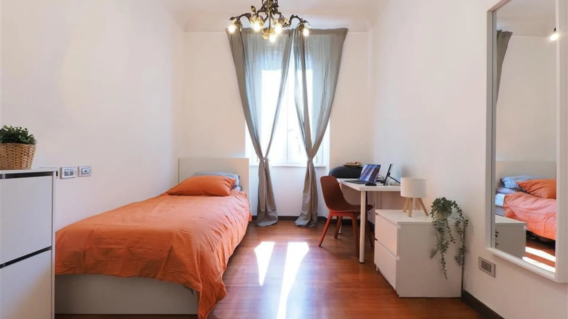 Private room in Milan photo 2